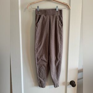 Pact Organic Cotton Airplane Joggers in Taupe Heather